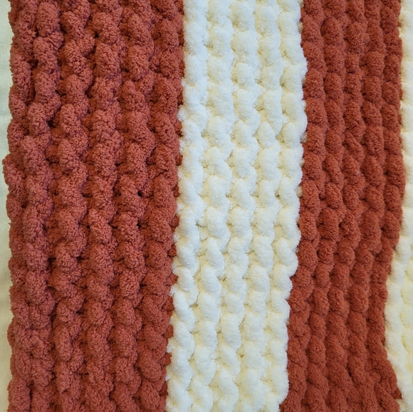 Hand-knit pet pad size small, approx. 17"×21" - Picture 2 of 5